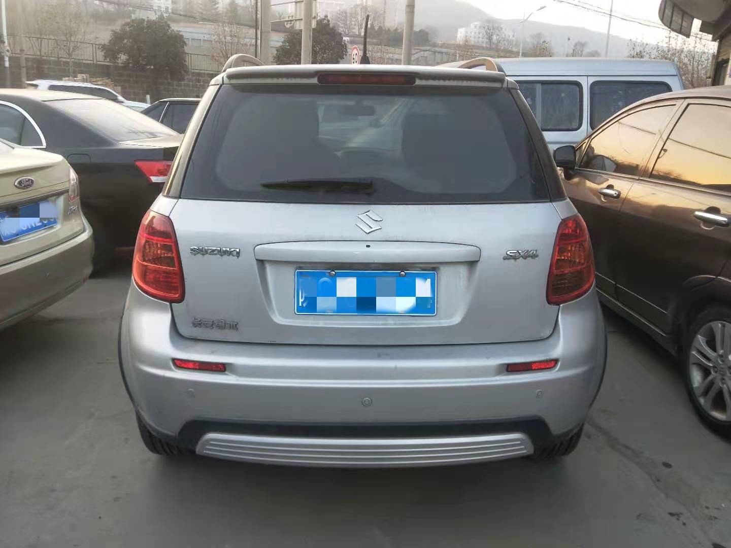 2万天语sx4二手车,2万左右18款铃木天语sx4白色二手