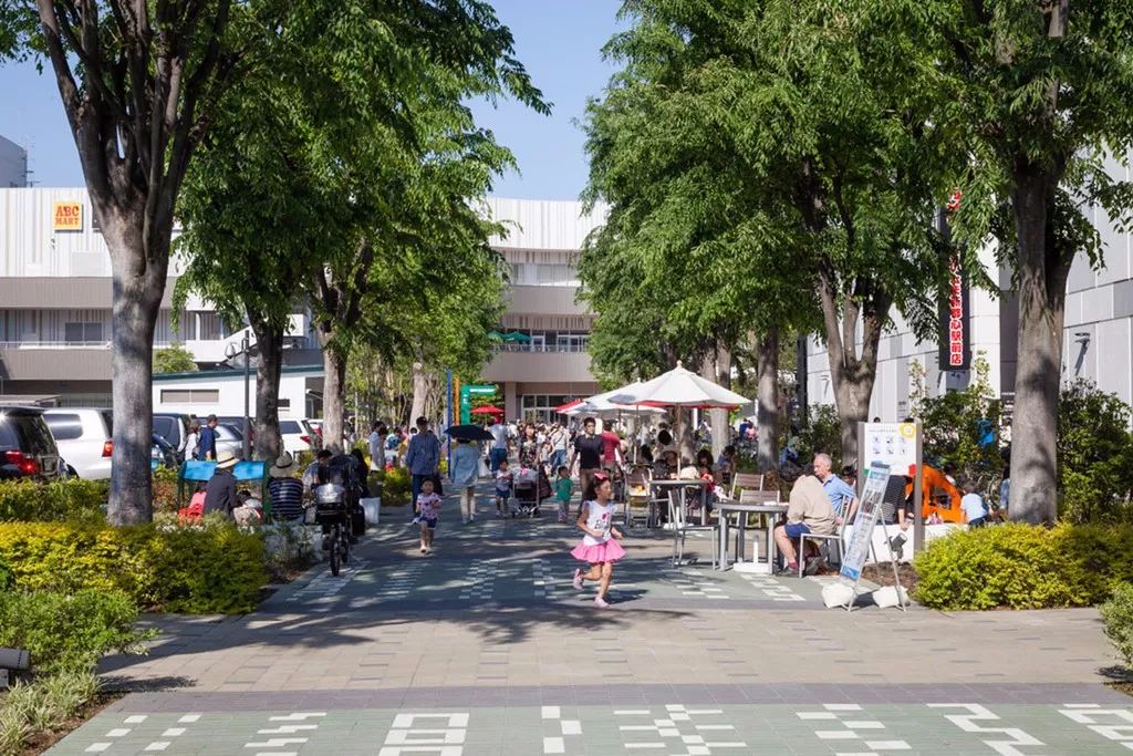 商业街区的景观设计要点和原则,复古怀旧商业街景观设计