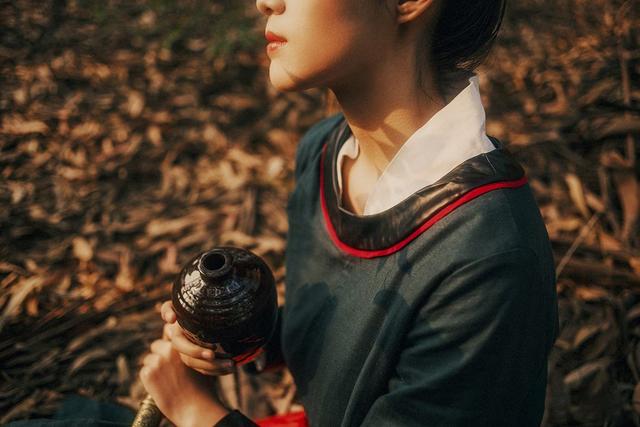 李白诗中的名剑,李白关于酒和剑的诗有多少