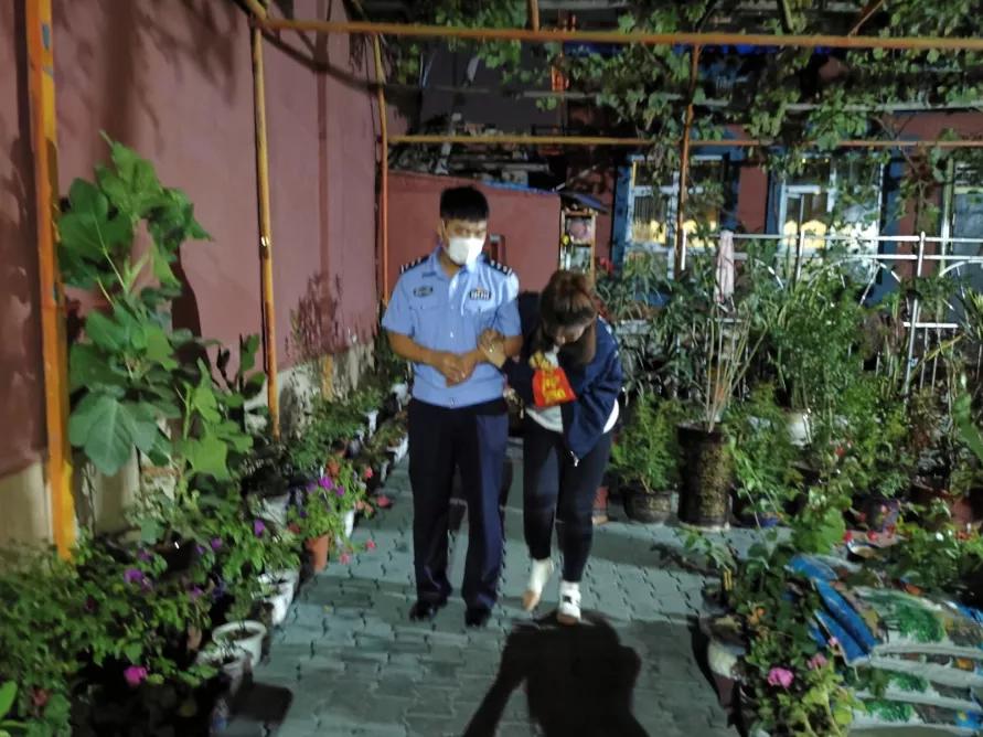 伊宁县疫情之下的我们,疫情期间医务人员不退缩