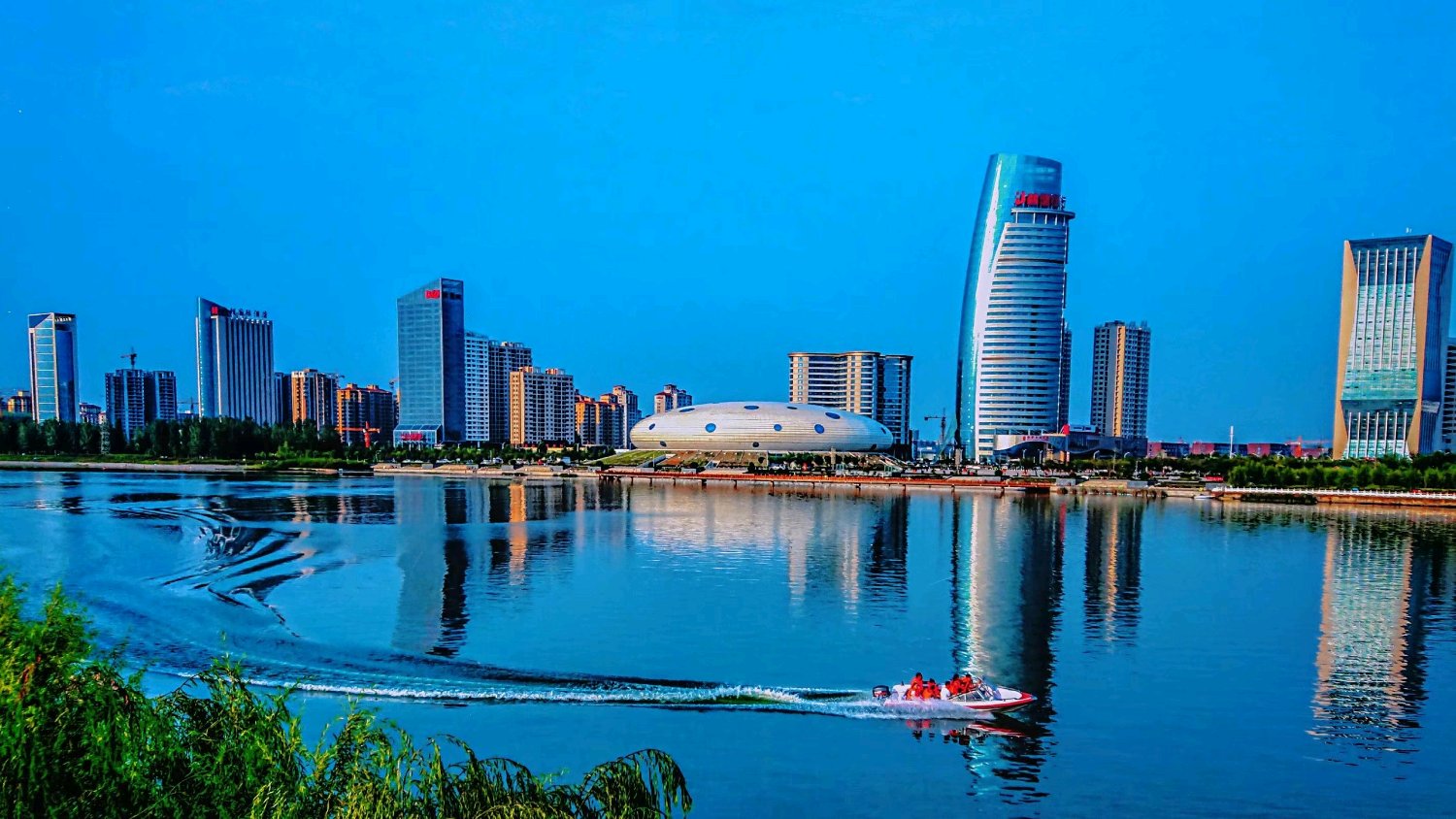 商丘日月湖CBD宋城路,日月湖cbd商务中心区