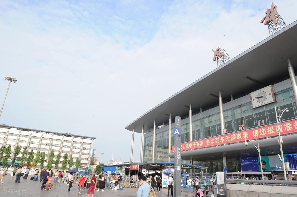 成都火车站时刻表最新,成都火车站始发多少列