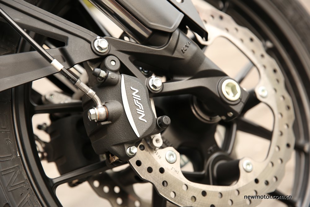 隆鑫无极650大单缸,无极650ds高速公路测评