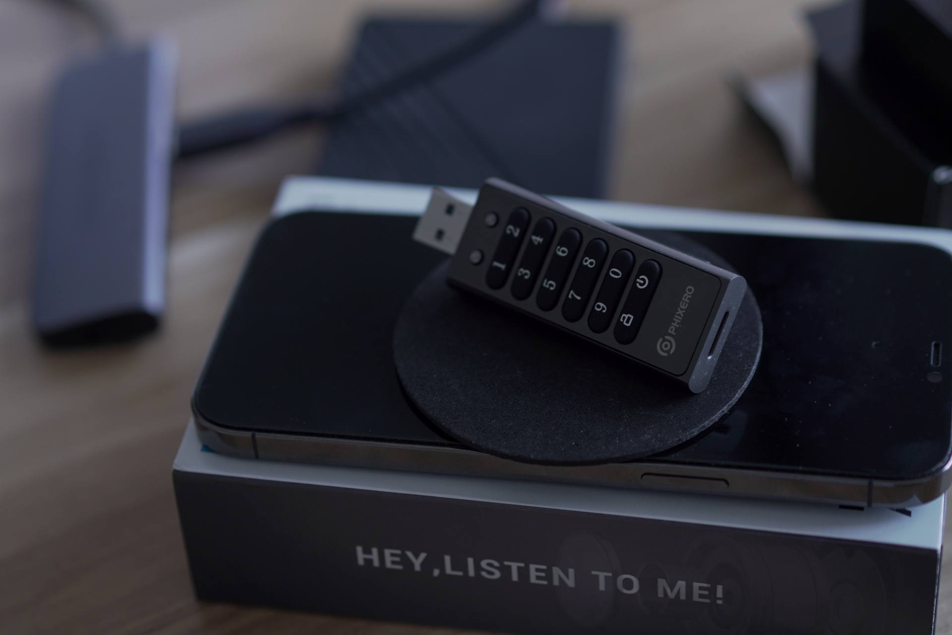 PHIXERO-UP3按键式加密闪存盘，层层加密，保障你的数据安全