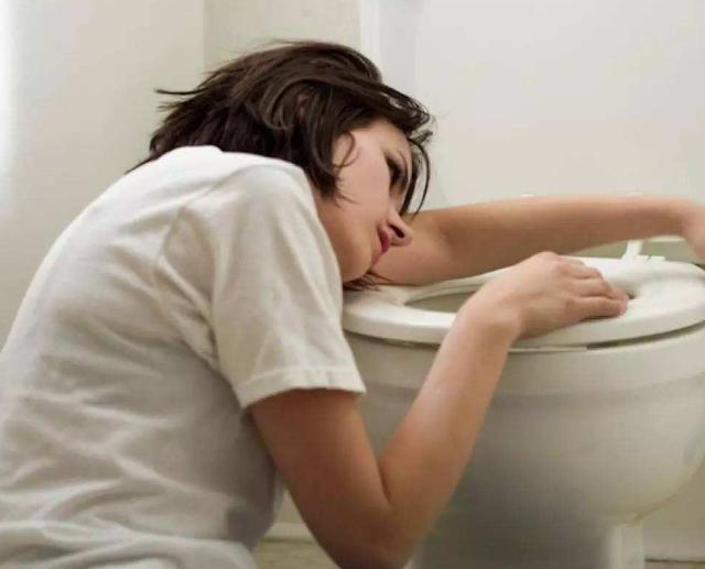 孕妇孕吐恶心不想吃饭怎么办,孕期犯恶心想吐吃什么缓解孕吐