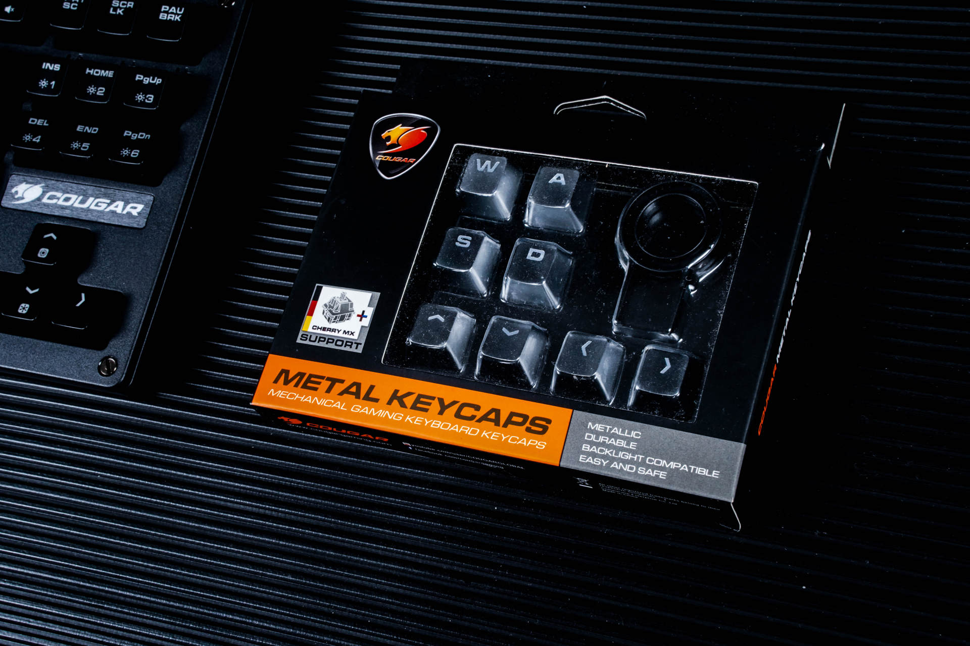 骨伽700k键盘,87键tk950朋克机械键盘