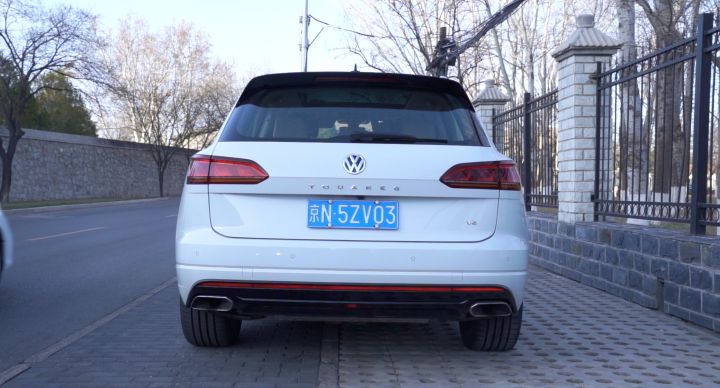 性价比超高的大众途锐低调提车记,低调的豪华suv18款大众途锐