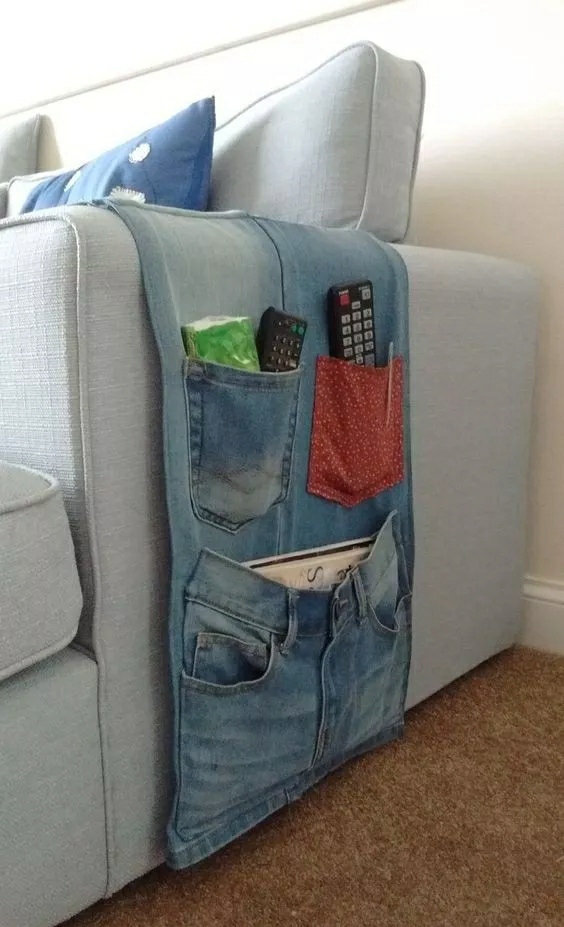 不穿的牛仔裤改衣柜收纳袋,不要的牛仔裤怎么改造成收纳袋
