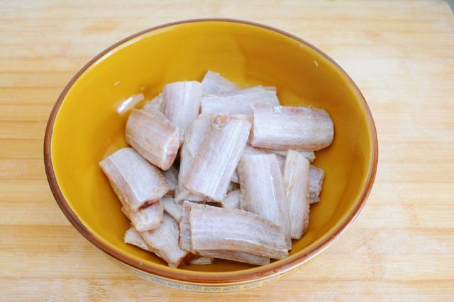 煎鱼不粘锅不破皮的正确做法简单,煎鱼小技巧保证不粘锅