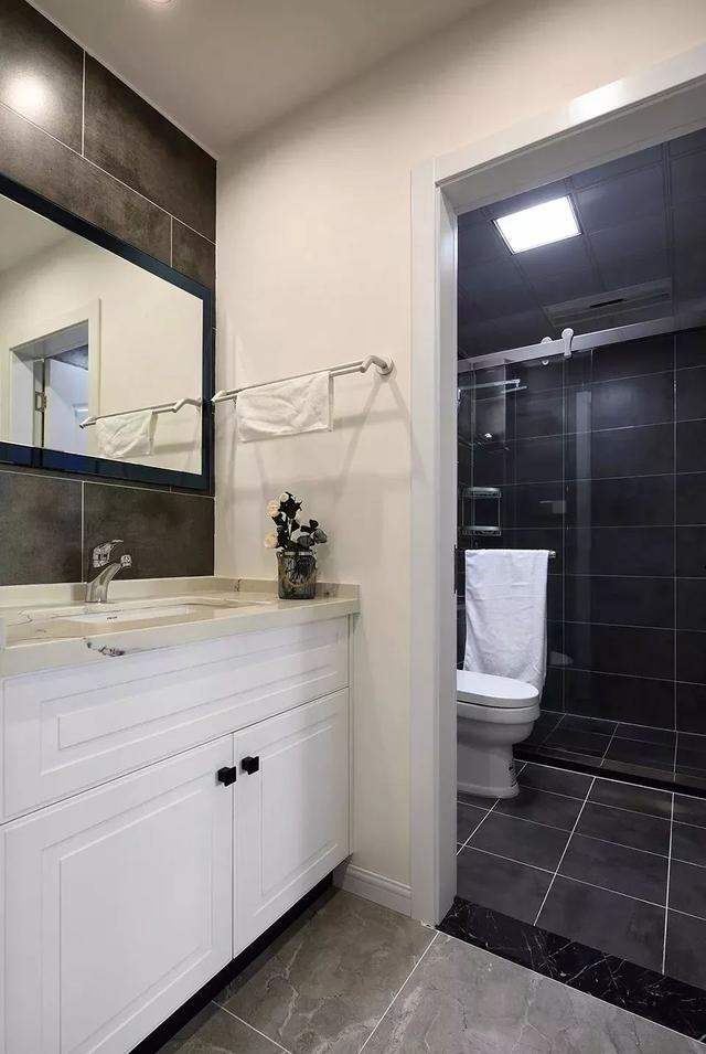 简约灰色地砖配什么沙发,简约的灰色地砖贴得真好看