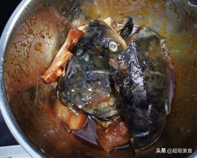 干锅鱼头煲的正宗做法,金汤干锅鱼头