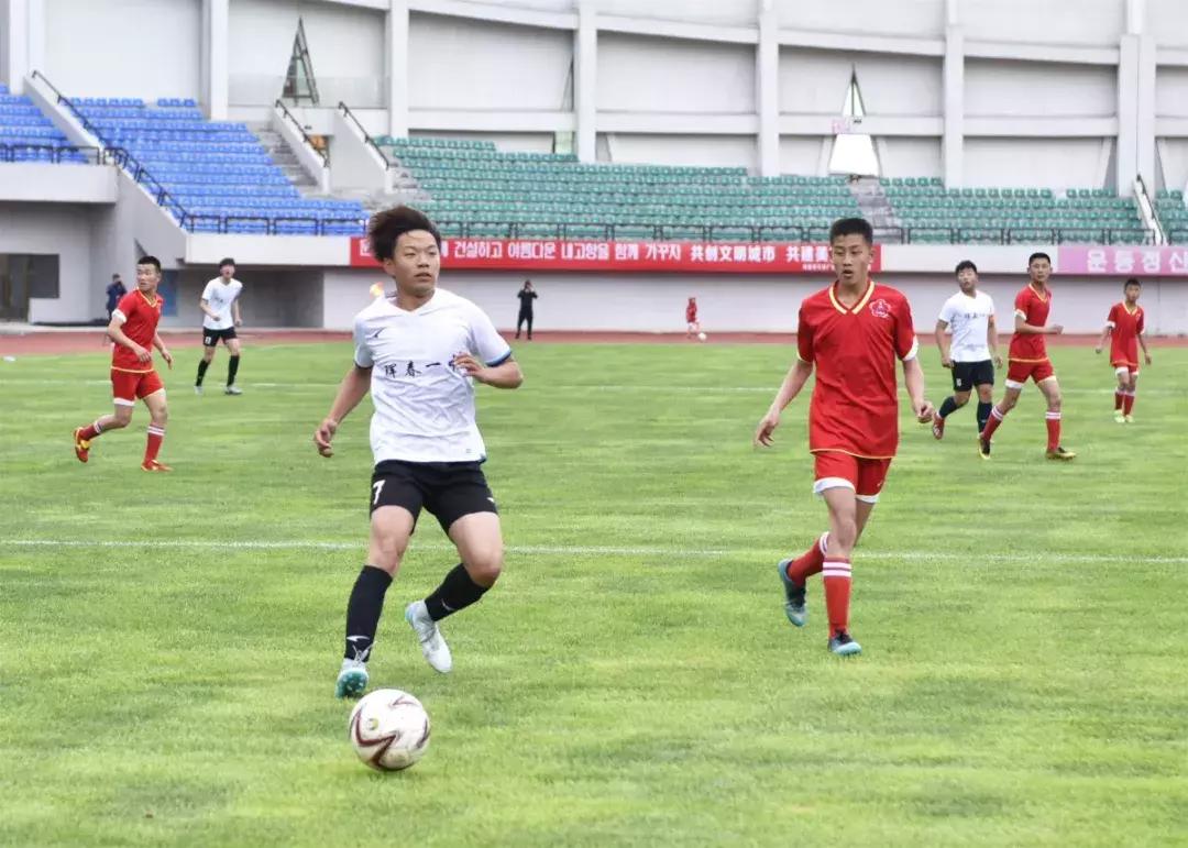 ​中国珲春市-朝鲜罗先市缔结友好城市关系二十周年青少年足球赛开赛