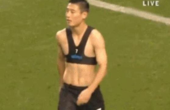 武磊脱衣庆祝,武磊在国足的精彩表现