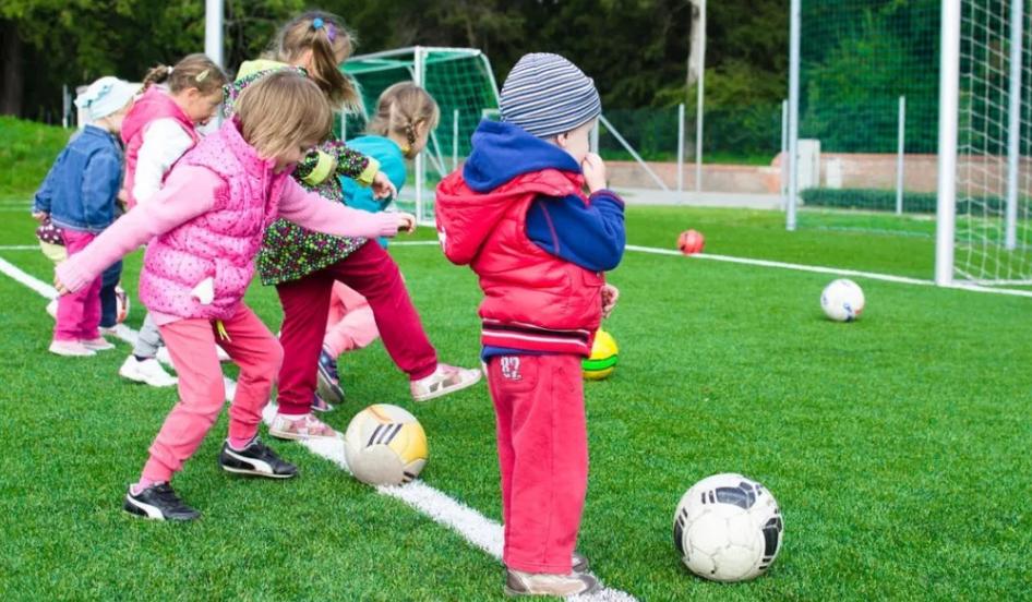 孩子调皮该怎么教训,孩子在家很调皮经常惹事怎么办