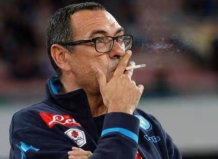 主教练奇葩癖好,盘点足球场上教练的骚操作