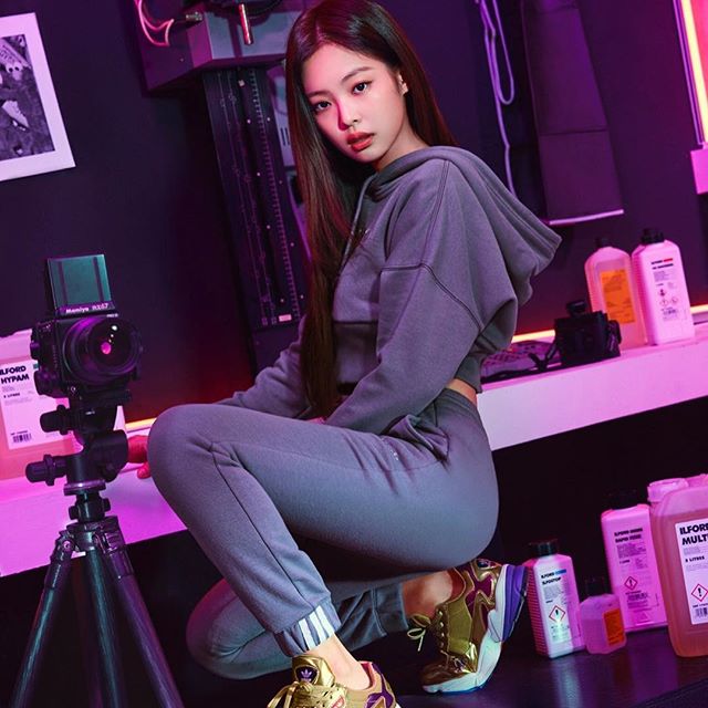 喝养乐多解馋？Jennie摆脱婴儿肥变超辣身材，关键都在这……