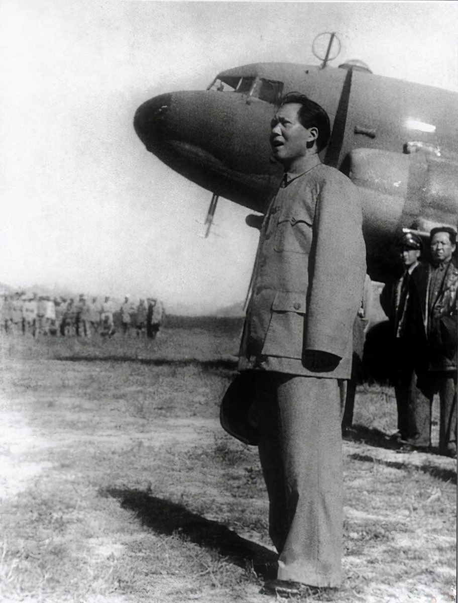 《*园春沁**·雪》轰动重庆,遭国民*文化党**圈*攻围**,毛*东泽**:鸦鸣蝉噪