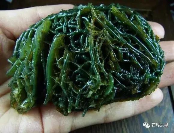 捡到这些石头不要扔,在海边捡到这些石头千万不要丢