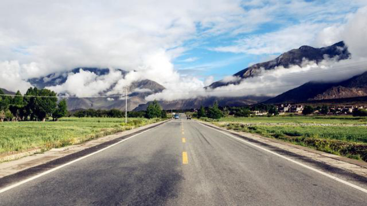 长途开车走高速国道哪一个更划算,开车走高速划算还是不走高速划算