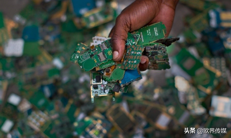 欧界丨旧iPhone都去哪儿了？翻新后飘洋过海到印度和非洲