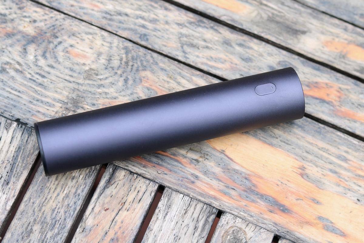 zmi随身强光手电筒充电宝,mini强光手电筒