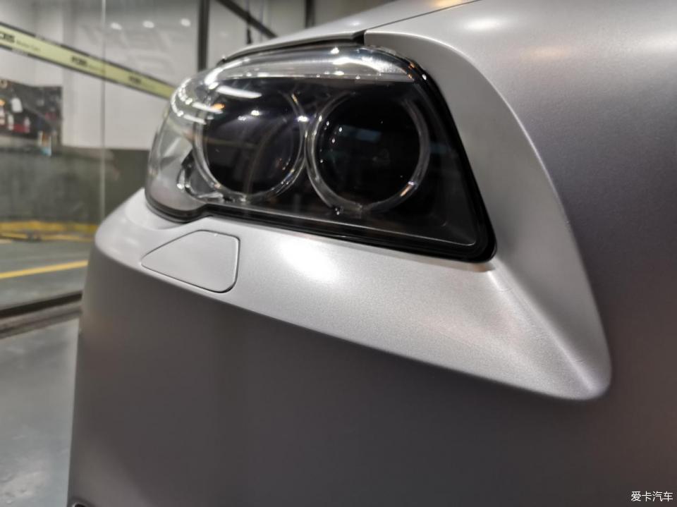 宝马5系贴膜改色罗曼尼红双拼,宝马5系贴膜改色