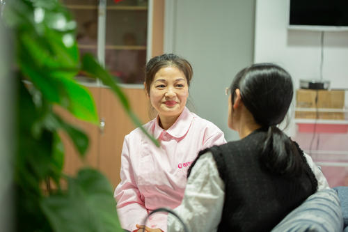 坐月子月嫂怎么挑选奶粉,坐月子找月嫂推荐什么