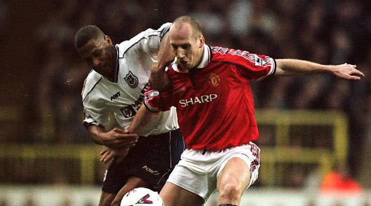 《442》评英超时代10大中卫：费迪南德压特里