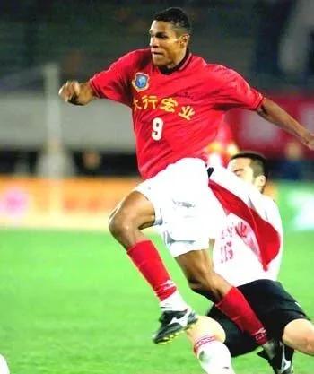 桑托斯进球纪录,桑托斯第一球星