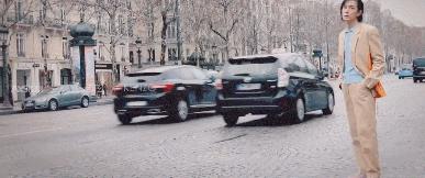 潮酷穿搭适合化什么妆 (美妆博主戚薇完整版视频)