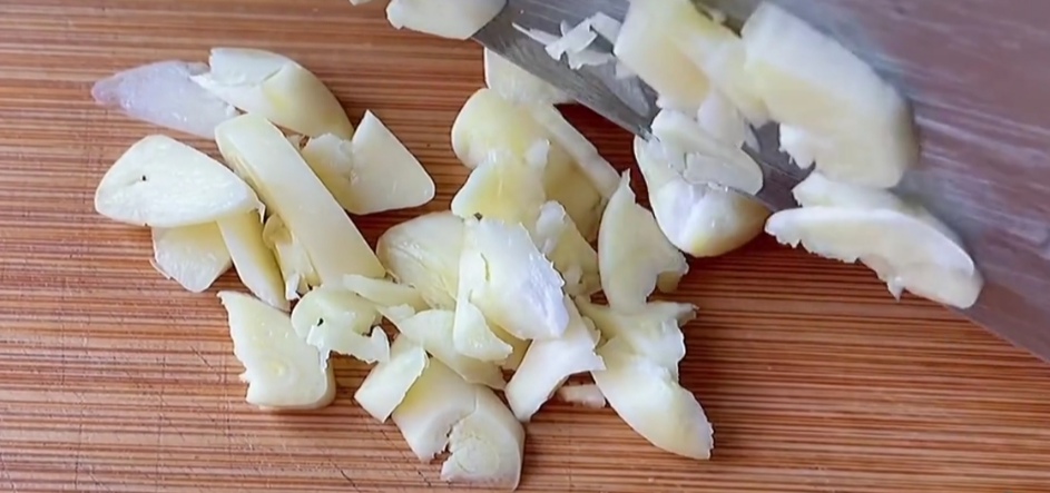 莲藕清洗淤泥法,清洗莲藕里面的泥