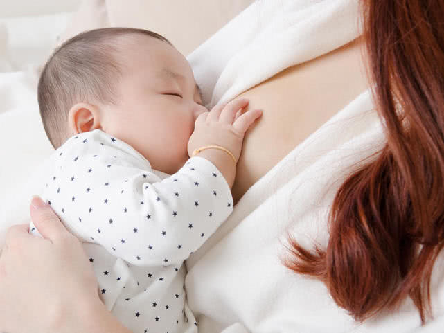 产妇奶水少不够吃怎么办,奶水不足宝宝营养如何保证