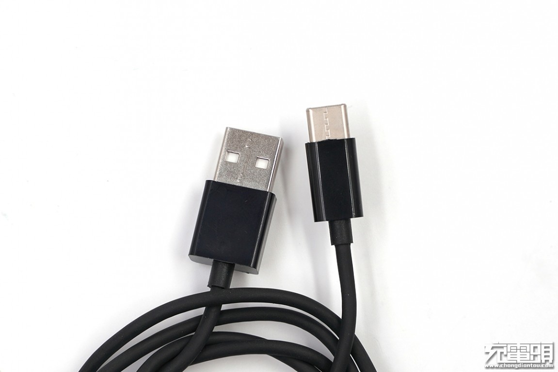 99钱充电器好用吗,99元充电宝值不值得购买