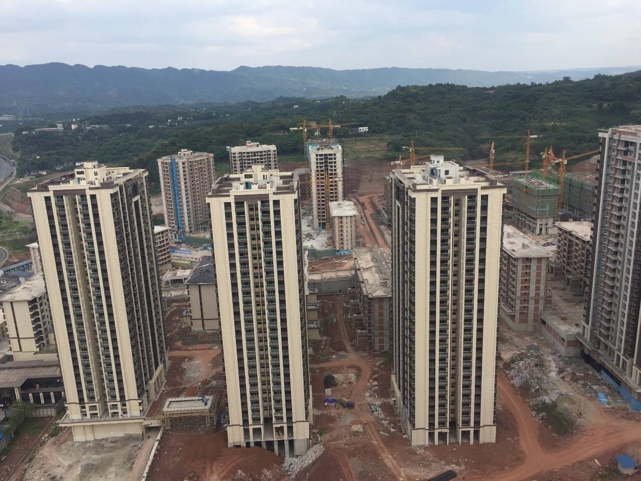 33层的高层，如果就剩下1层、20层和32层，刚需选哪个最好？