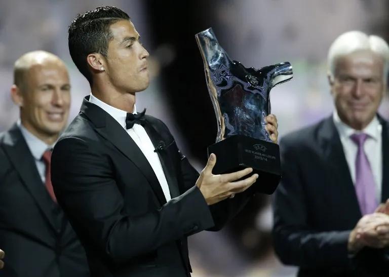 历届世界足球先生前十名名单表,足球个人最高荣誉是金球奖吗