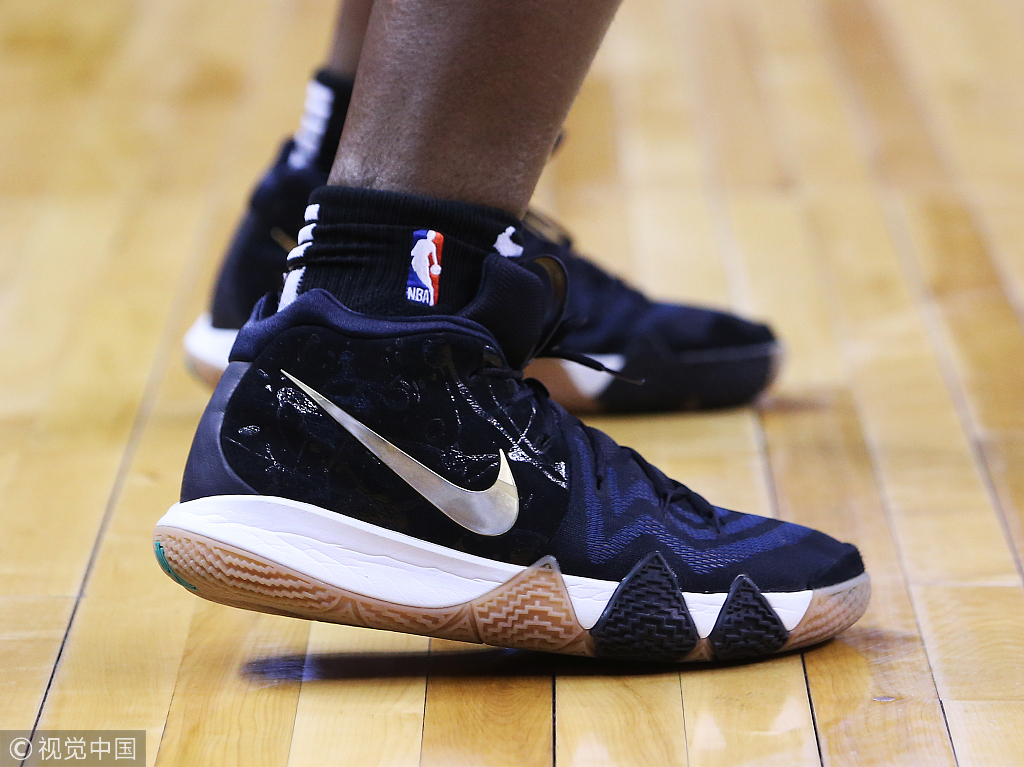 NBA今日球鞋精选：新配色UACurry5来了！库里穿它致敬老爹