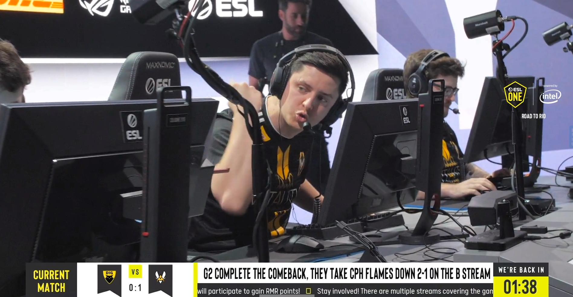 DyAc+加持，电竞显示器的最强之选？卓威ZowieXL2546S显示器评测