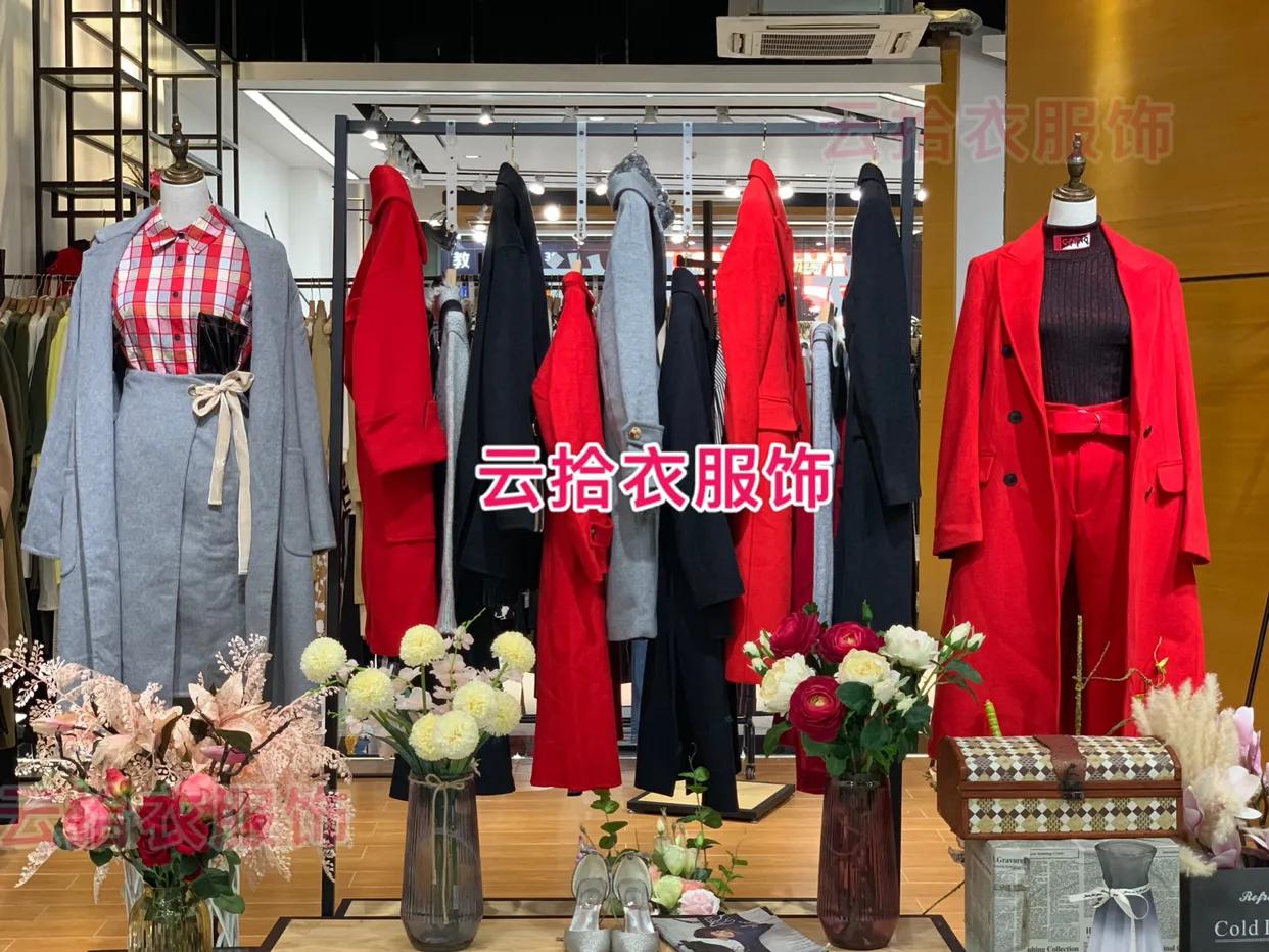 新开女装店去哪里进货,女装品牌折扣店货源经营技巧
