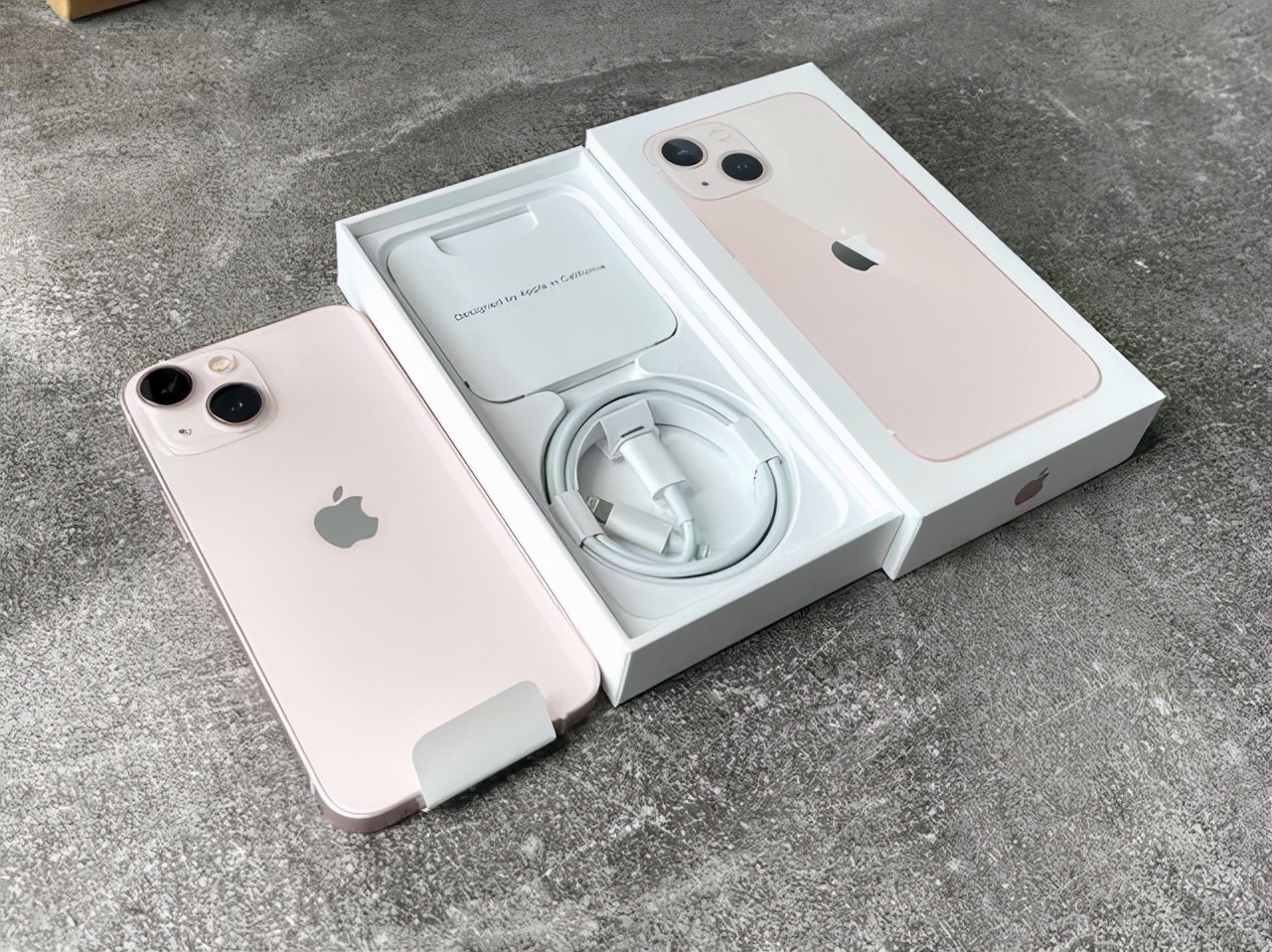 iphone13发布后的华强北,库克承认iphone13缺陷