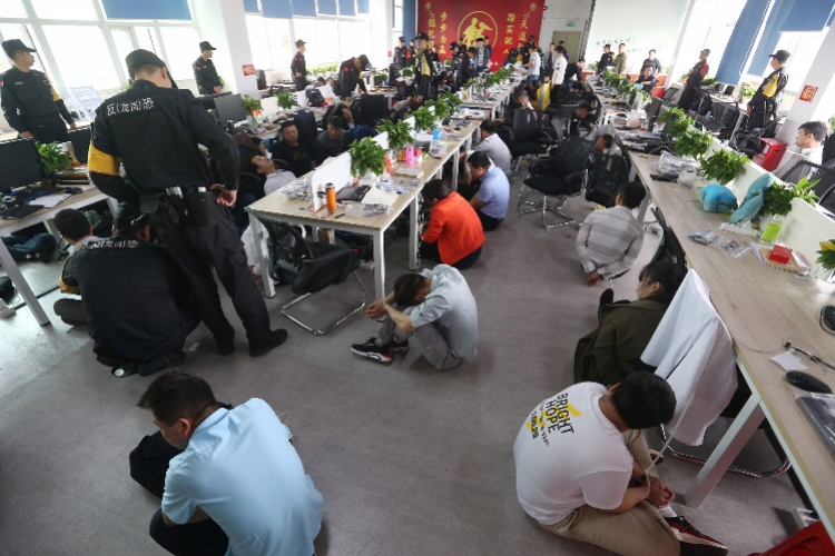 95后“性学大师”只有初中学历，靠一套“*福性**之道”在全国诈骗了五千多万！