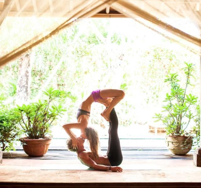 男士瑜伽展示力量,男士练瑜伽帅呆了