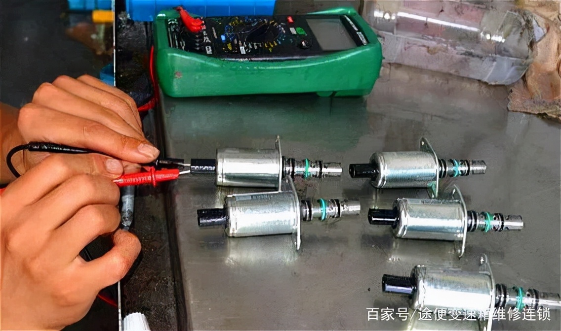 荣威ei6变速箱换挡有顿挫感,19款荣威ei6变速箱渗油