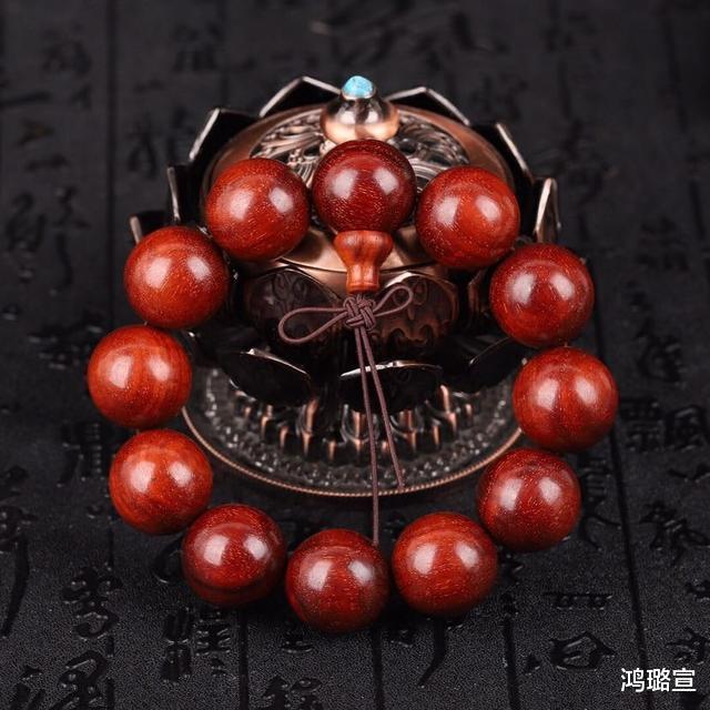 小叶紫檀越黑越好还是越红越好,小叶紫檀盘玩了牛毛纹发黑