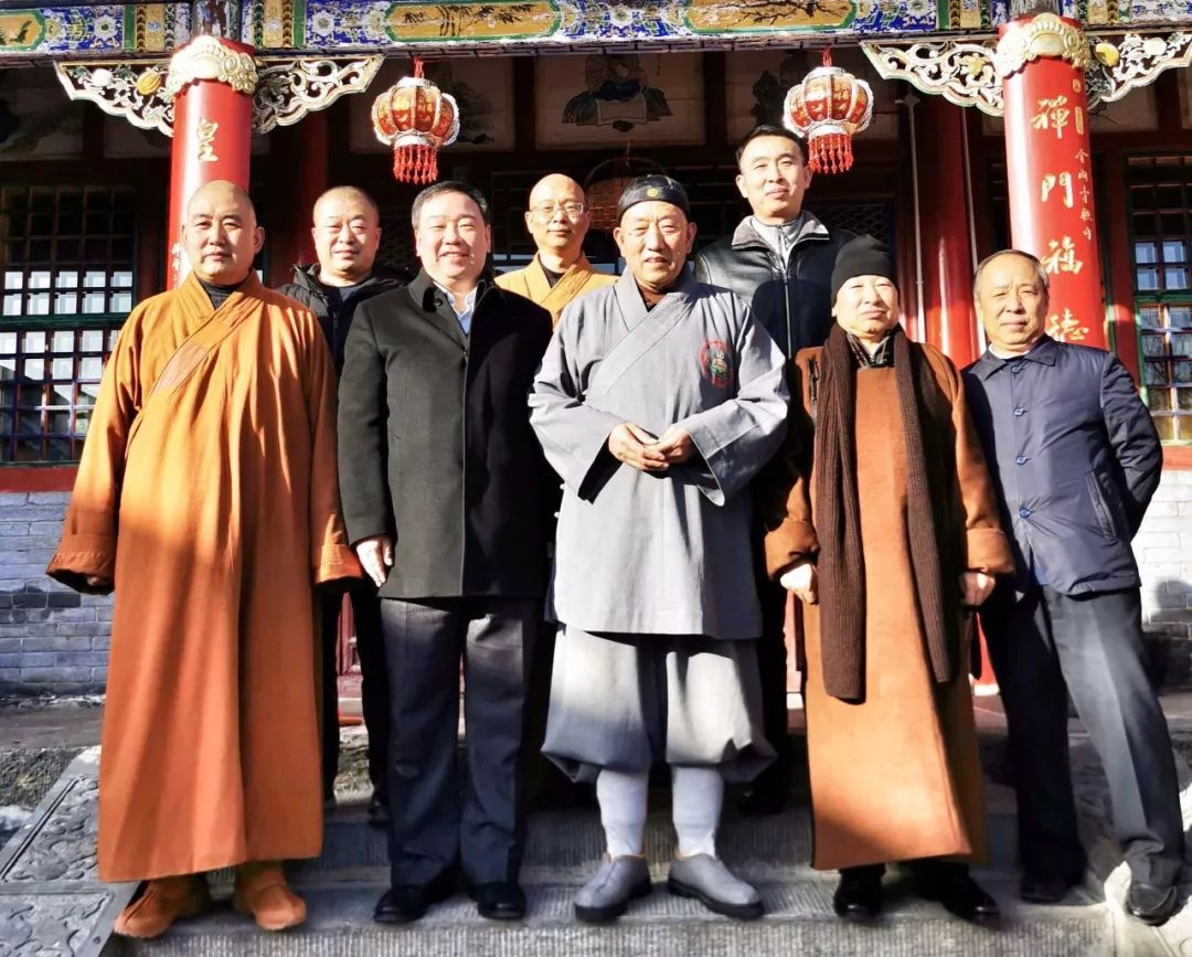 圣境资讯|五台山管委会与佛协领导在春节前看望老法师