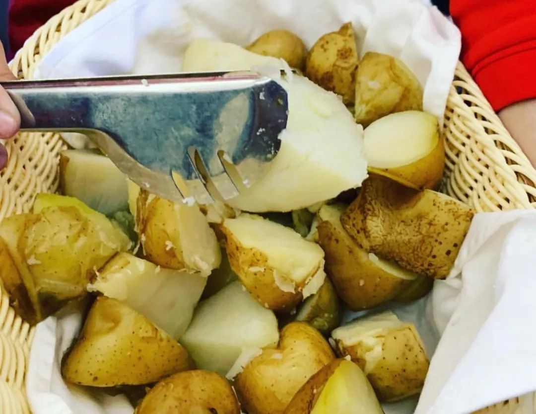 川航飞机餐真的那么好吗,川航飞机餐最火的视频