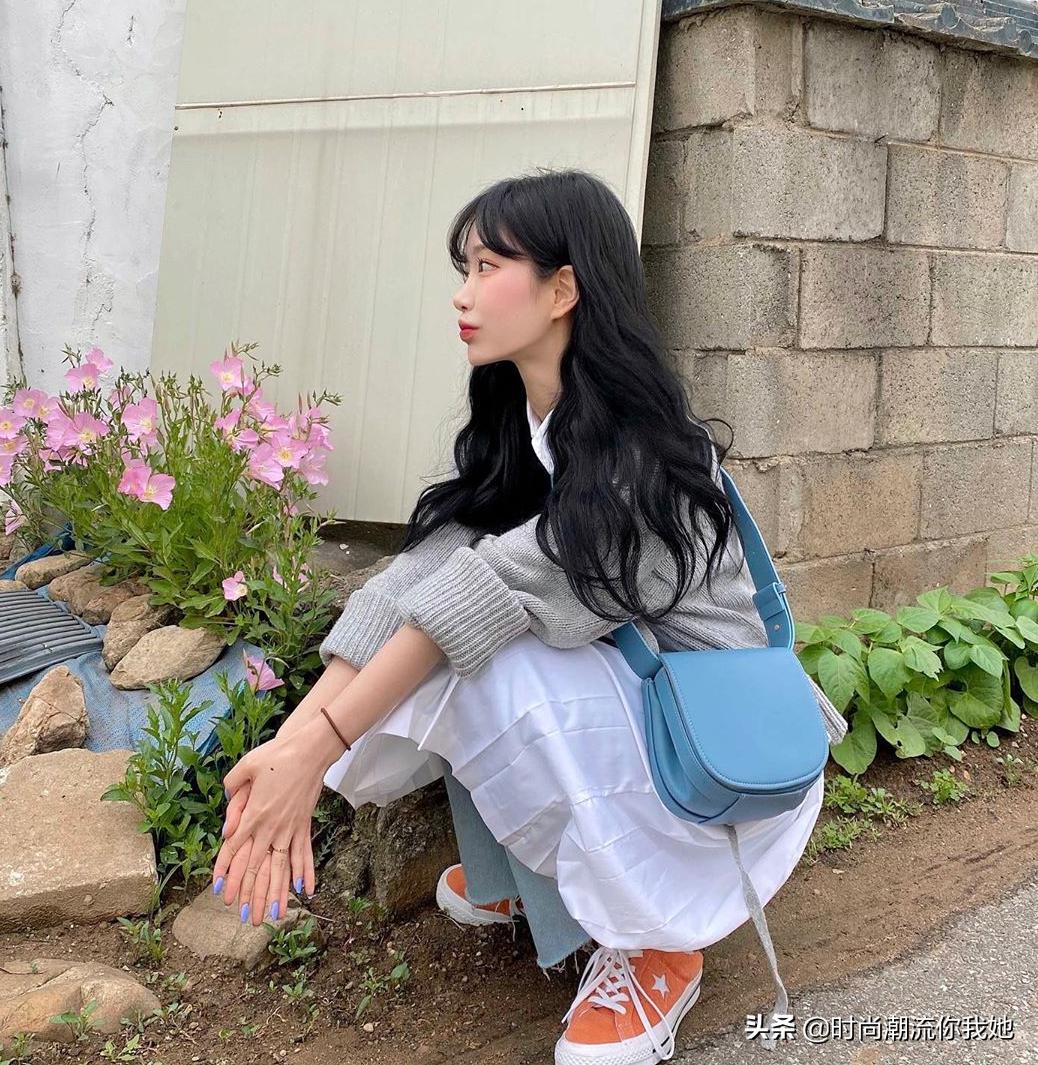 初秋最流行的全头烫,酷女孩初秋发型