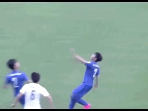 中国足球比赛好笑的,足球历史上最搞笑的场面