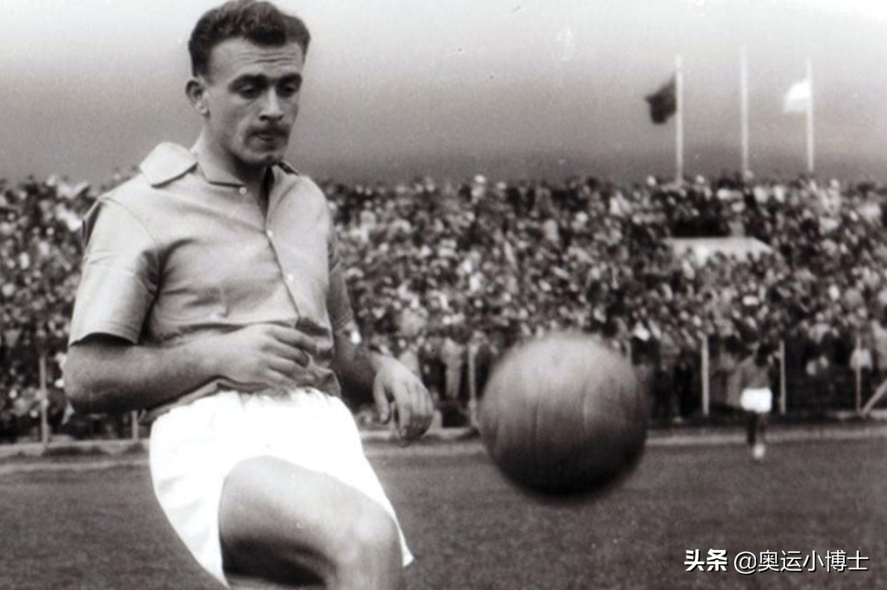 2002年金球奖得主罗纳尔多,足坛历史最伟大球星迪斯蒂法诺