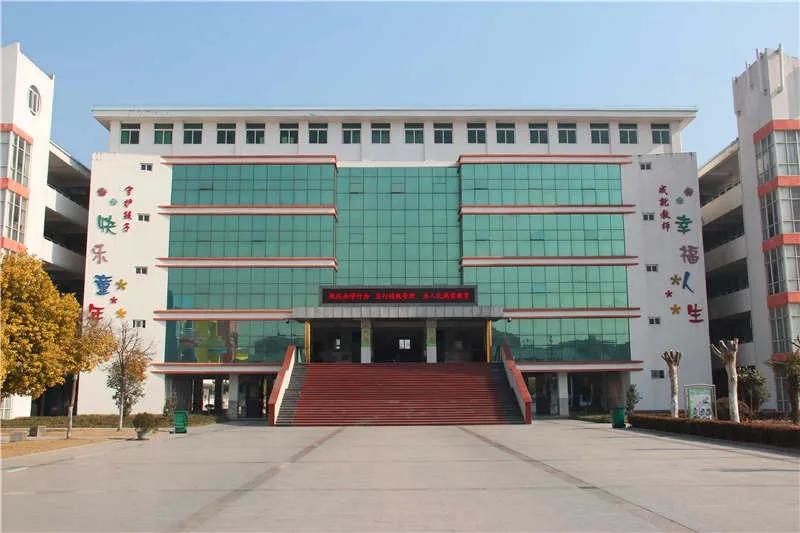 这个学校真美300字,阳泉市全国文明校园