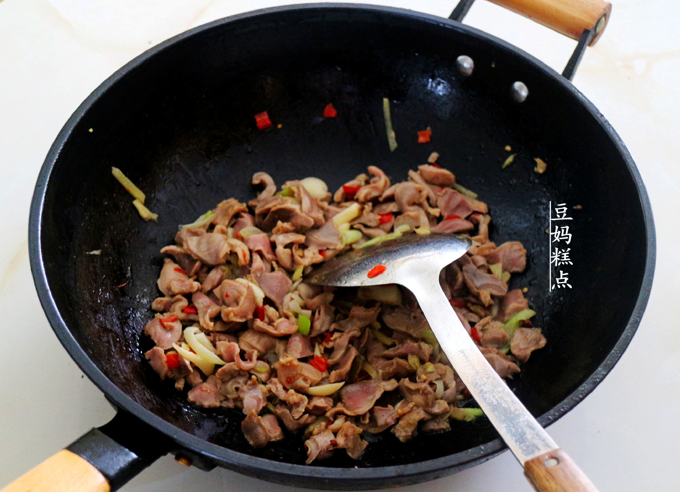 剁椒酸豆角鸡胗家常做法,剁椒炒鸡胗怎么调好吃